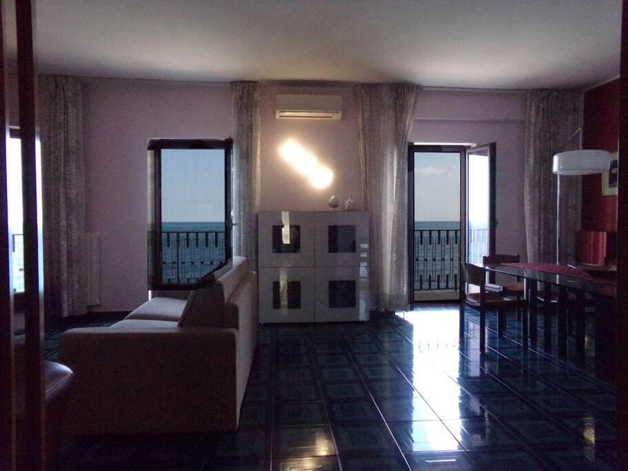 Fronte Mare Apartment มอลเฟตตา ภายนอก รูปภาพ